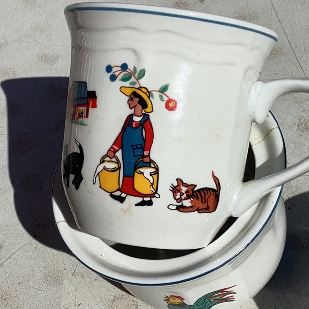 FARM FRIENDS ONEIDA BARN ROOSTER 🐓 CATS MUGS